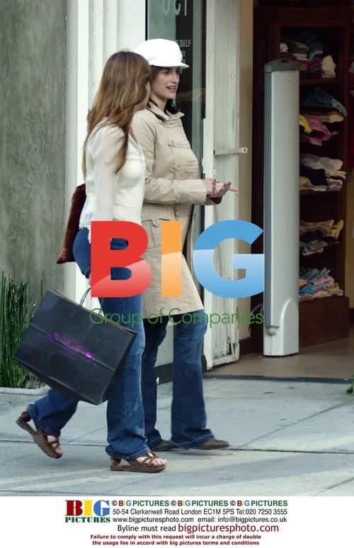 Penelope Cruz Shopping Pre-Oscars