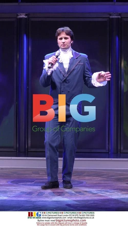 Miles Guerinni as Cliff Richard