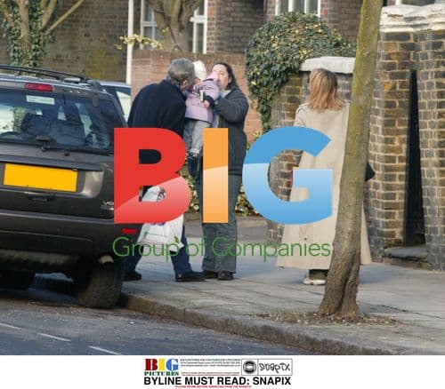 Gaby Roslin and family shopping