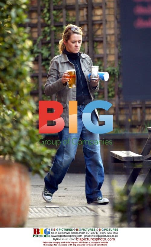 Edith Bowman seen buying newspaper, heading to pub