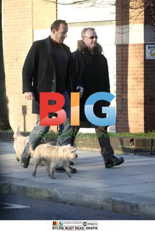 Les Dennis walks dogs after split with Amanda Holden