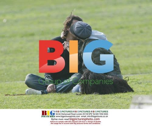 Gwen Stefani and Gavin Rossdale in London Park