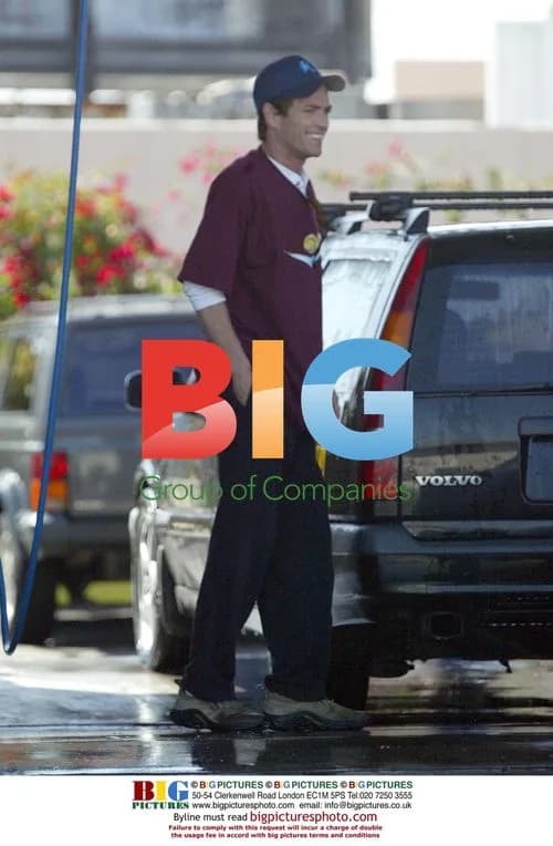 Luke Perry washes car with son Jack
