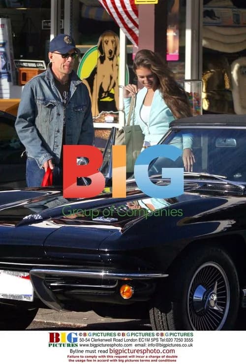Bruce Willis enjoys Malibu day with date