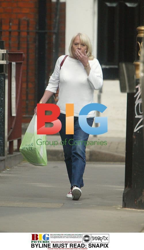 Wendy Richards Shopping in Posh Attire