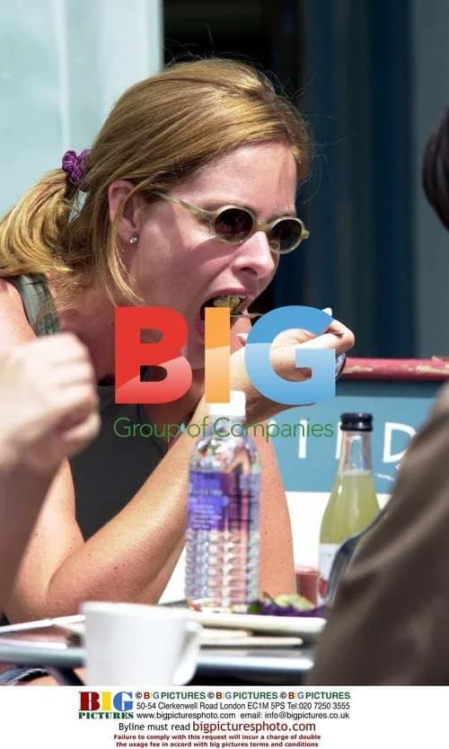 Trinny Woodall Grabs Lunch in London