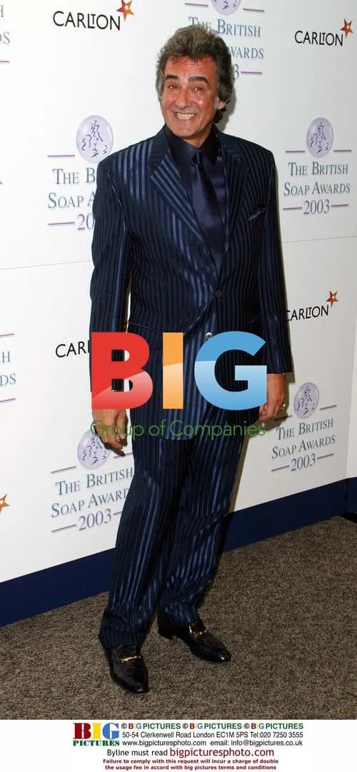 Jessica Alba Arrives at Charity Gala