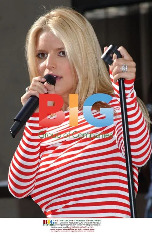 Jessica Simpson Performs at USO Concert