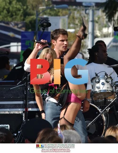 Nick Lachey Performs at USO 'Salute to the Troops' Concert