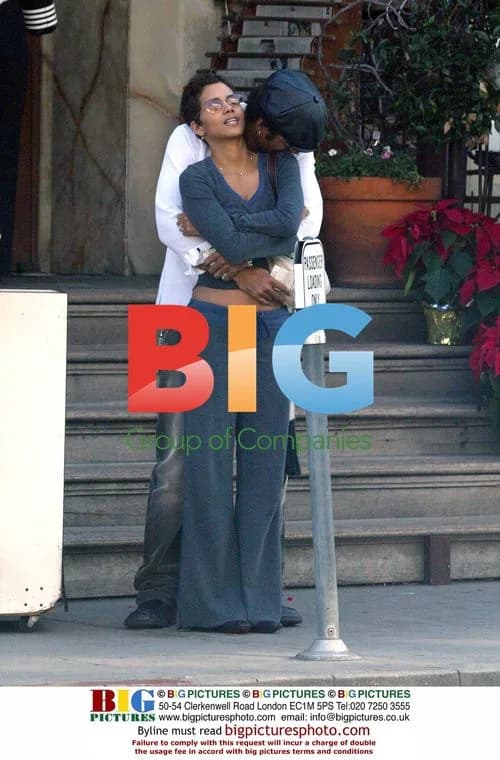 Halle Berry and Eric Bennet Leave Restaurant