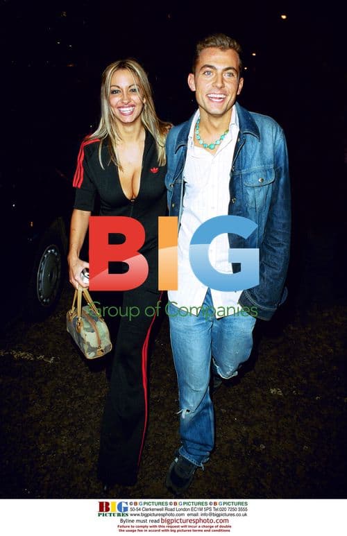 Carrie Underwood Leaving Cafe in LA