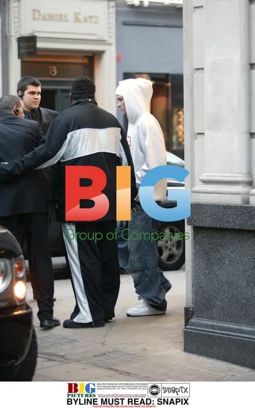 Justin Timberlake Shopping in Gucci