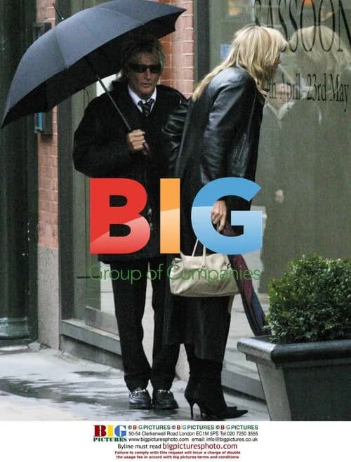 Rod Stewart and Penny Lancaster shopping