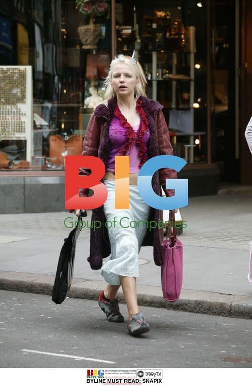 Hannah Sandling Shopping in West London