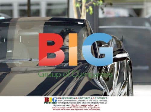 Shannon Doherty and husband shop for Mercedes