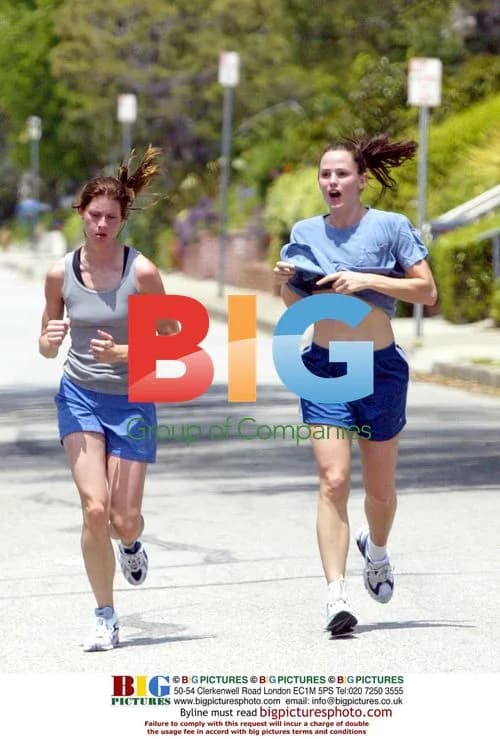 Jennifer Garner Leaving Coffee Shop