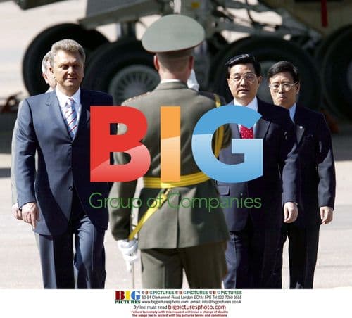 Adele Performs at Glastonbury Festival