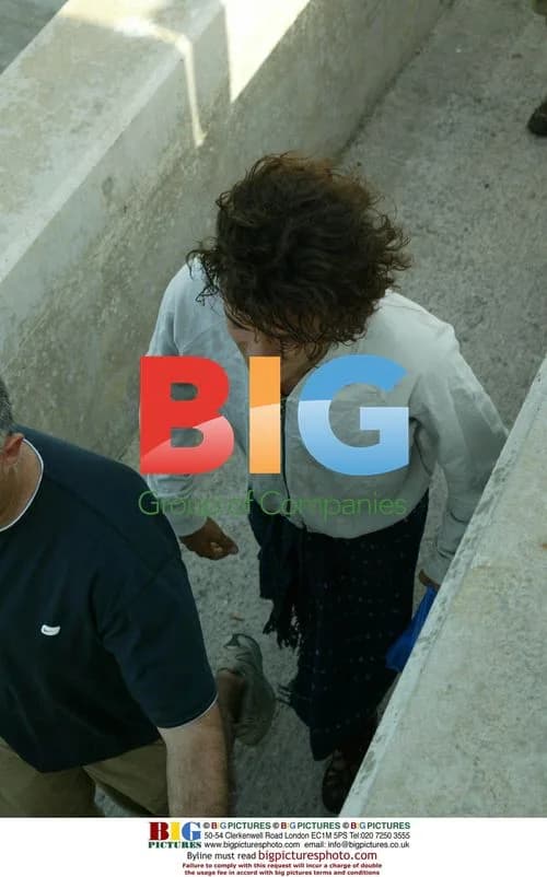 Orlando Bloom on Set of 'Troy'