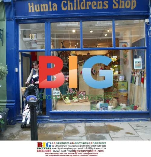 Jools Oliver Out Shopping with Family