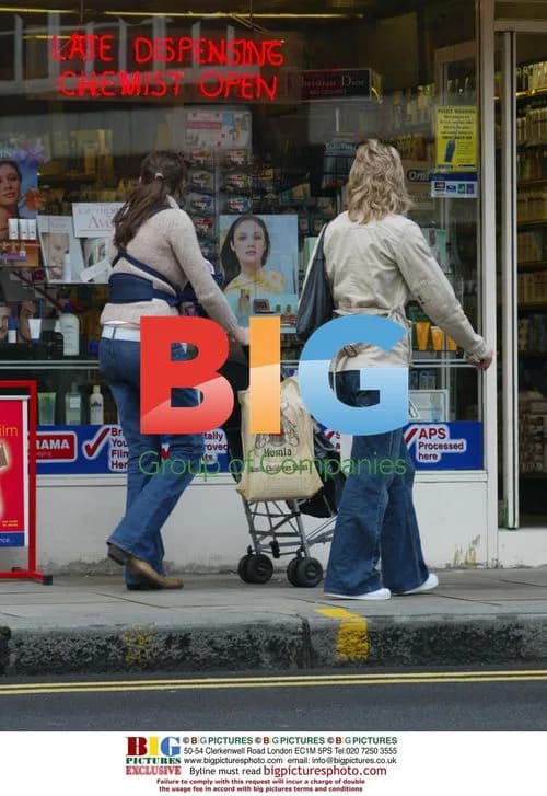 Jools Oliver and Family Out Shopping