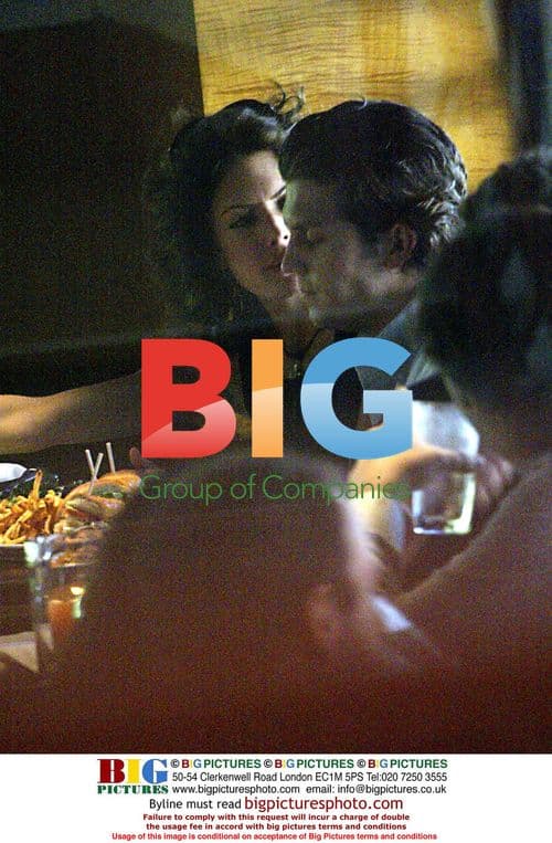 Lara Flynn Boyle & boyfriend at Houston’s restaurant