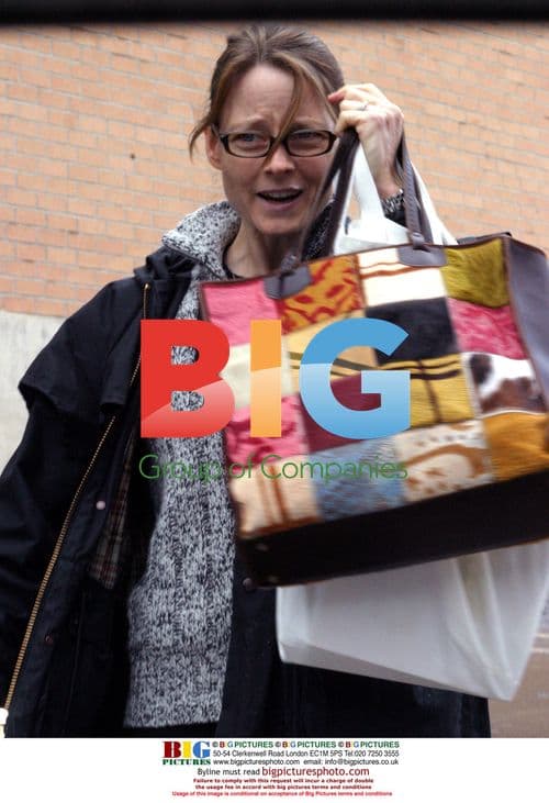 Jody Foster Hides Zit