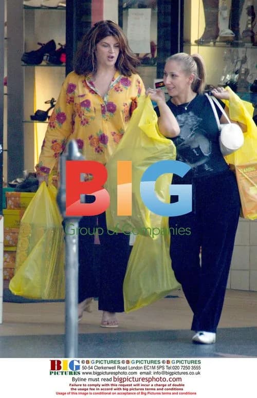 Kirsty Alley Shopping in Hollywood