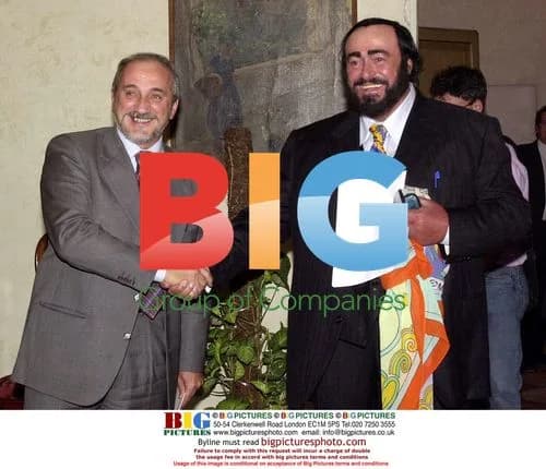 Pavarotti Plans Marriage in Modena