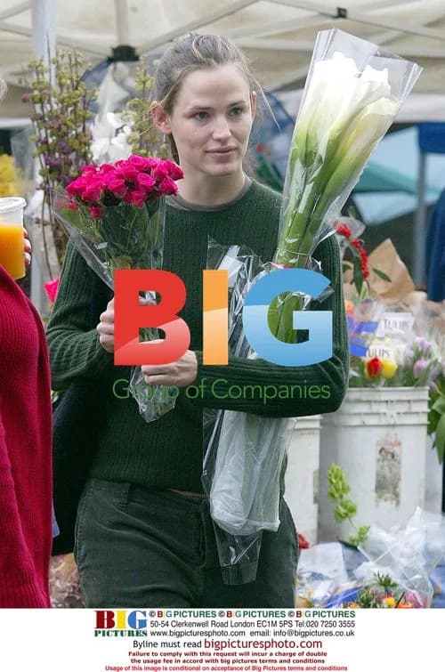 Jennifer Garner Shopping with Sisters