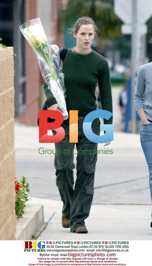 Jennifer Garner Sisters Flower Shopping