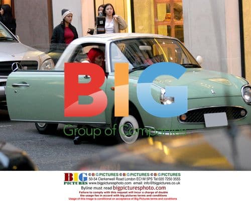 Jane Goldman shopping in North London