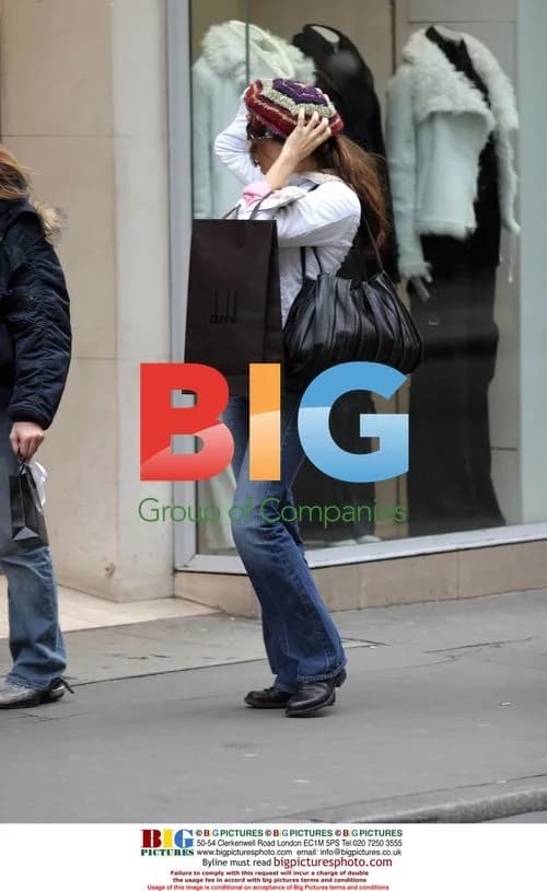 Kelly Brook Goes Shopping in London