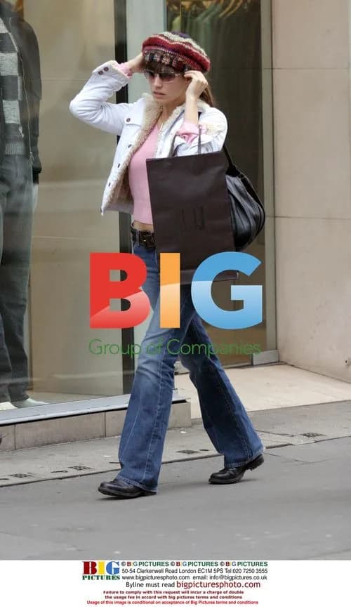 Kelly Brook Shopping in London