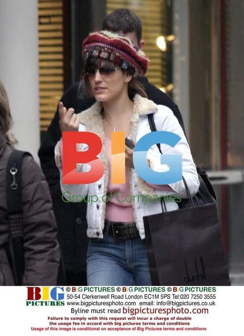 Kelly Brook Shopping in London