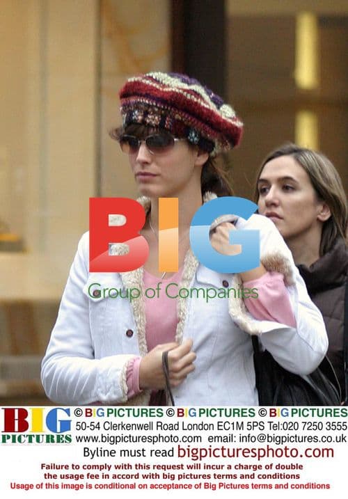 Kelly Brook Shopping in London