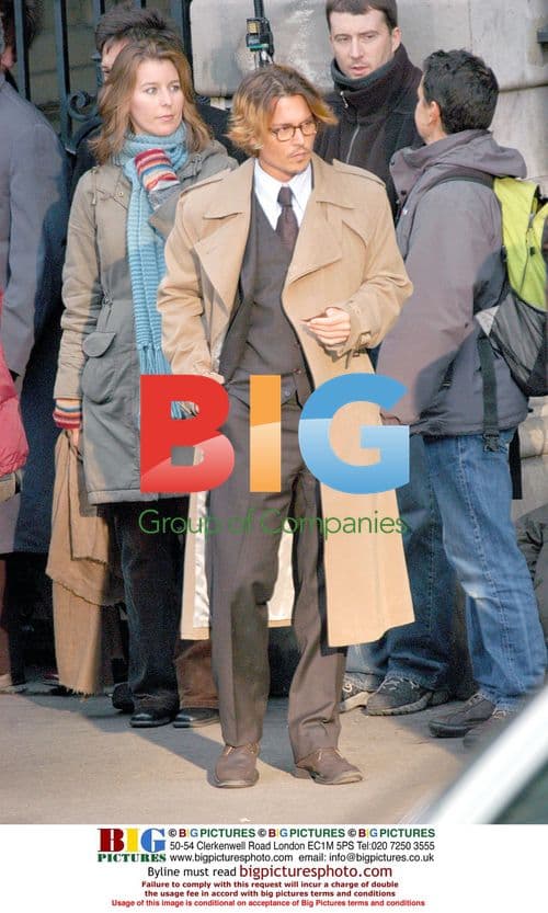 Johnny Depp on set of "Ils se marirent" sequel