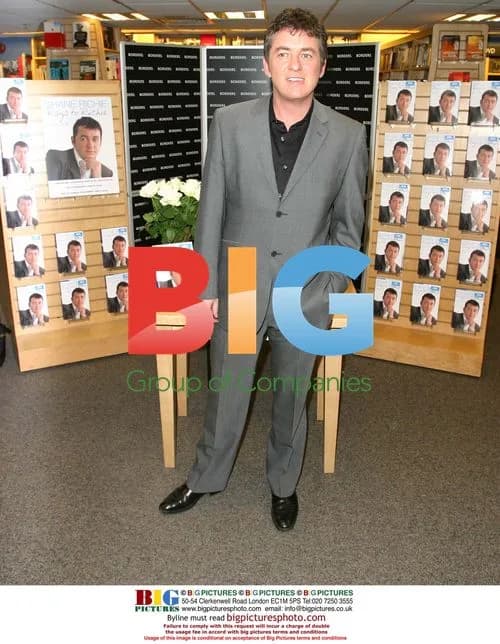 Shane Ritchie Signs Autobiography