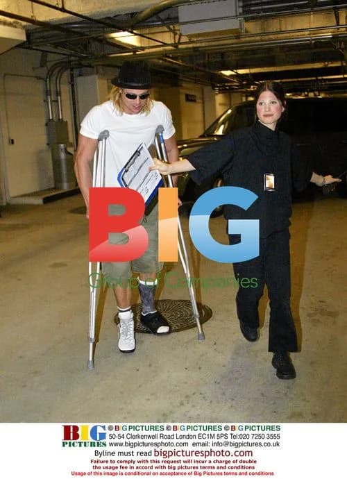 Brad Pitt Meets Jennifer Aniston