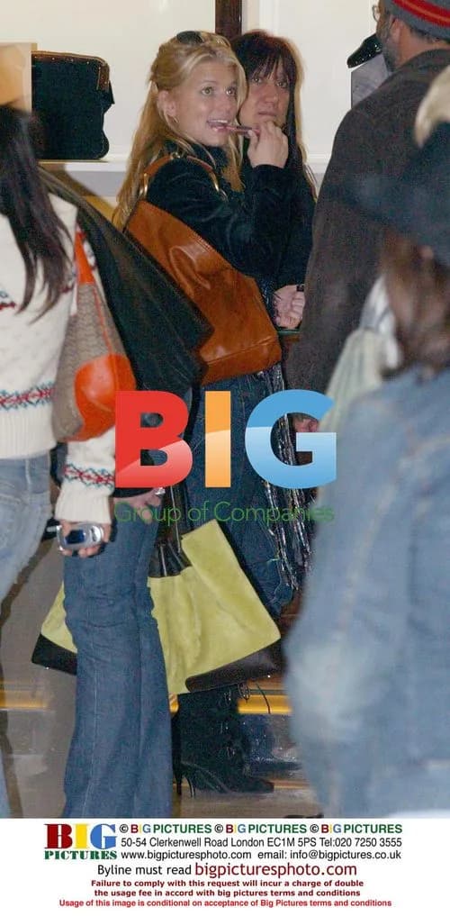 Jessica Simpson Shopping with Mother