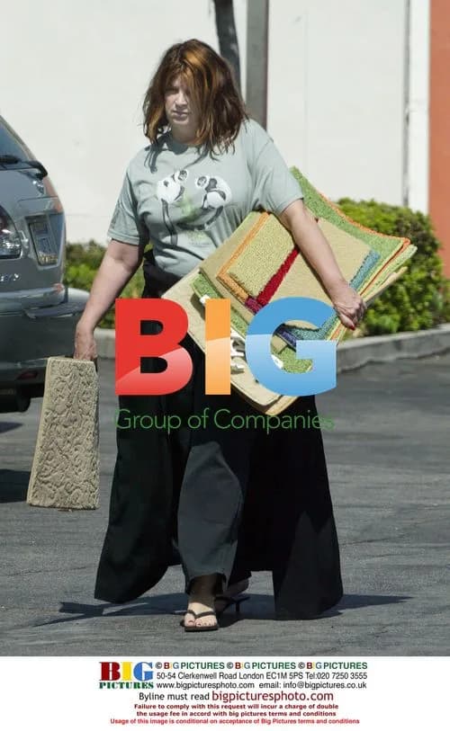 Kirsty Alley Shopping for Rug