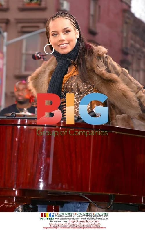 Alicia Keys performing on GMA
