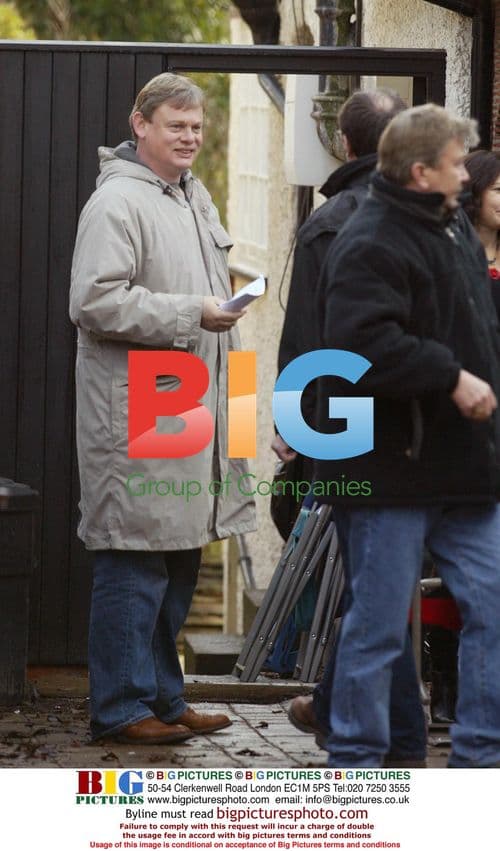 Martin Clunes and Julie Graham filming William and Mary