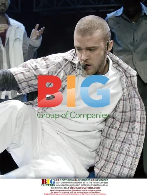 Justin Timberlake Performs in Paris