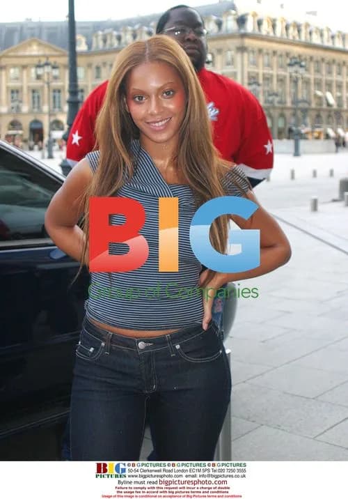 Beyonce Shopping in Paris