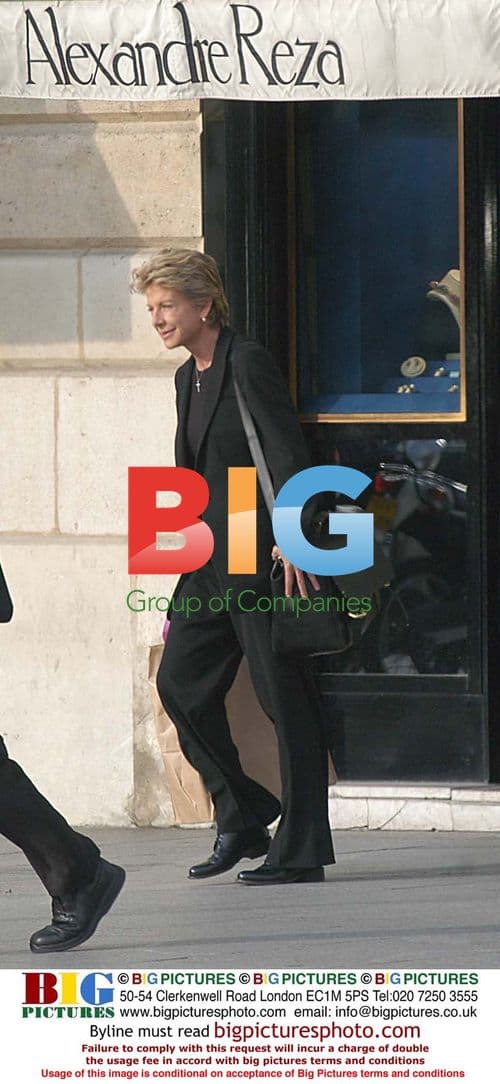 Patricia Cornwell Shopping in Paris