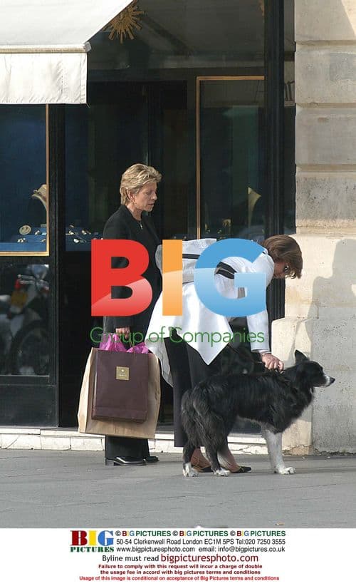 Patricia Cornwell Shopping in Paris