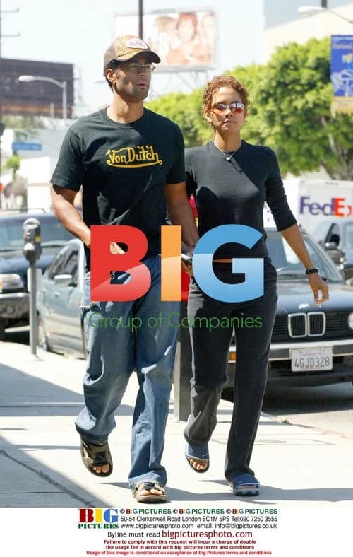 Halle Berry forgets bag at restaurant