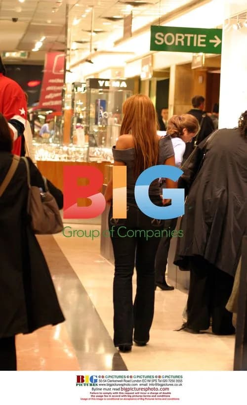 Beyonce Knowles Shopping in Paris