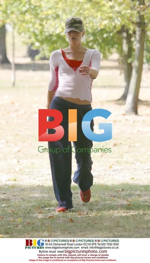 Gwen Stefani Out Exercising in Primrose Hill
