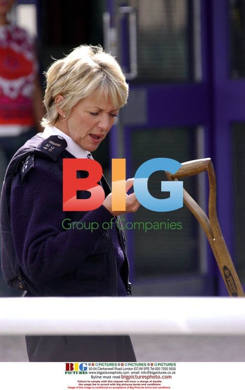 Cast and Crew Filming 'The Bill'